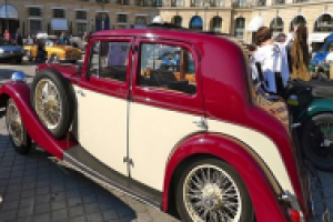 Ралли старинных автомобилей в Париже