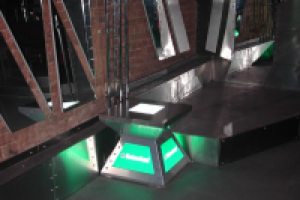 ТУМБА ДЛЯ ТАНЦЕВ ДЛЯ "САХАR" И "HEINEKEN" (ФОТО)