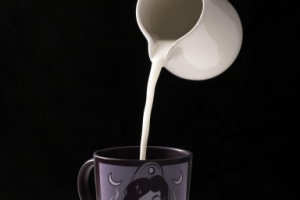 Пример дизайна кружки с  иллюстрацией "Колдунья"