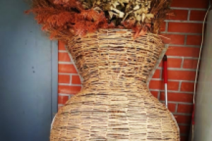 Плетенный вазон