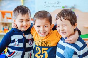 Фотосъёмка в детском саду. Обнимашки.