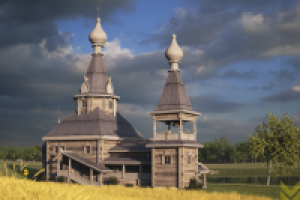 Деревянная церковь в псевдорусском стиле 1 ракурс
