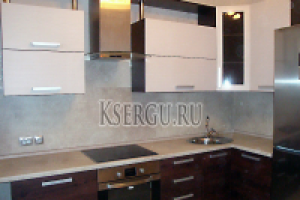 кухня ПВХ с верхней менсолой