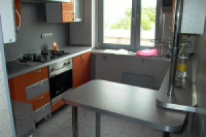 выкатной стол на кухне