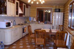 кухня в бревенчатом доме