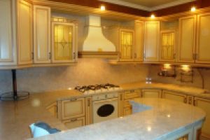 интерьер кухни в классическом исполнении