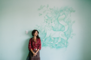 Роспись стен в классах детского центра "Развитие".