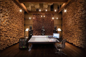 Озвучка роликов для канала 'Let's drive"