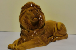 Отреставрированный Садовый лев