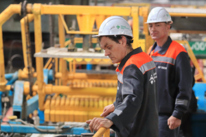 Работники технологической линии