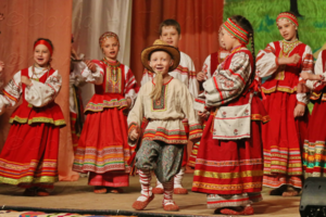 Участники конкурса юных исполнителей народной песни