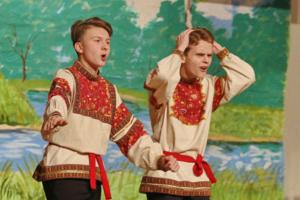 Участники конкурса юных исполнителей народной песни