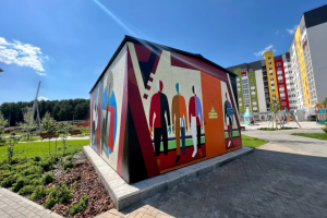 Репродукция на стене