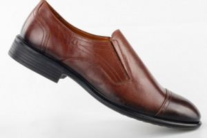 Кожаный ботинок