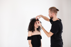 Статья "Можно ли стать парикмахером по видеокурсам"?