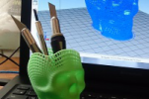 Подставка по ручки "Череп"