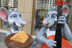 Скульптура "Влюбленные мышки"