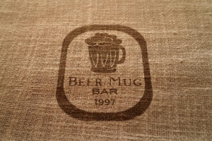 Лого для бара с мокапом.