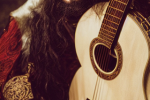 моя одна из лучших рабов ! Красивый мужчина с гиатрой (портрет)