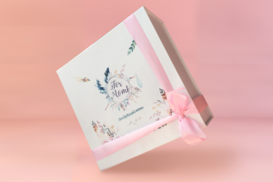 Логотип, дизайн упаковки и вложений для Мам-боксов "For Moms"