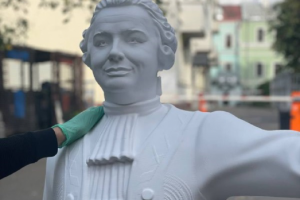 Полноразмерная статуя М.В. Ломоносова