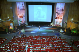 оформление зала Дома Кино