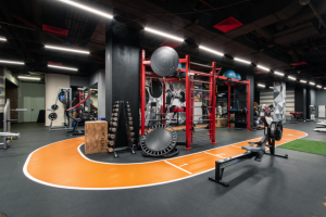 Зал фитнес-клуба "E. Club"