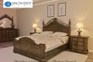 Кровать и тумбы