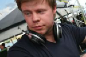 Биография Ферри Корстен