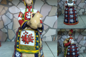 Керамика "Фигуры в русских костюмах"