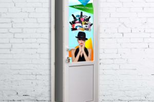 Реклама на двери