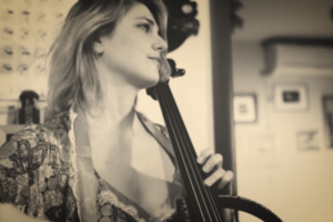 клип "Думаем и любим себя"