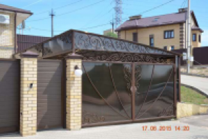 Кованый навес и ворота