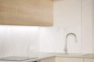 Дизайн кухни в светлых тонах