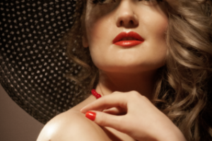 Девушка в шляпе