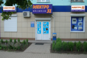 Оформление фасада магазина электроники