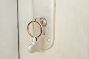 Покупаю дочери квартиру. Сможет ли она получить налоговый вычет?