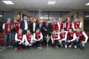 Сильнейшей команде ССХЛ «Кристалл» вручен Кубок победителя!