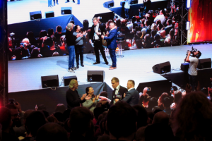 Пример постановочной, репортажной или художественной фотографии