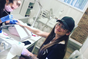 Создал лендинг для студии ногтевого сервиса в Москве