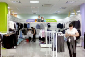 Топпер для зоны школьной формы в детском гипермаркете