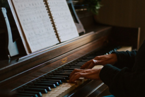 Напишу партию на фортепиано