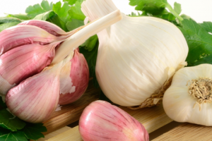 Целебный чеснок: как он влияет на работу сердца и сосудов