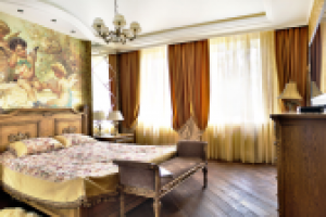 Трёхкомнатная в сталинке