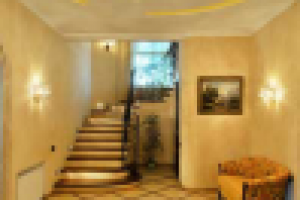 холл в загородном доме