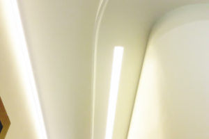 Квартира на Красностуденческом 62 кв.м. потолок соединяет