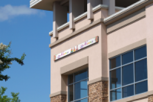 Вывеска для магазина детской одежды "яМайка"