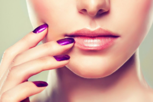 Почему сохнут губы и как бороться с этой проблемой