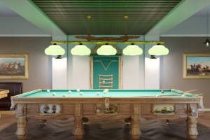Интерьер бильярдной