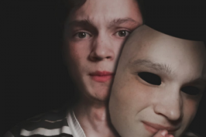 "Фейк маска"